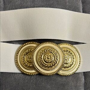 Gold Medallion Elastic Waist Belt - Cream Elastic Band